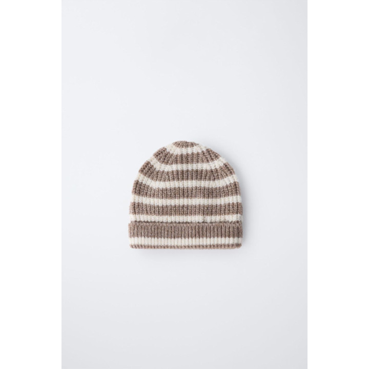 ТРИКОТАЖНАЯ ШАПКА В ПОЛОСКУ