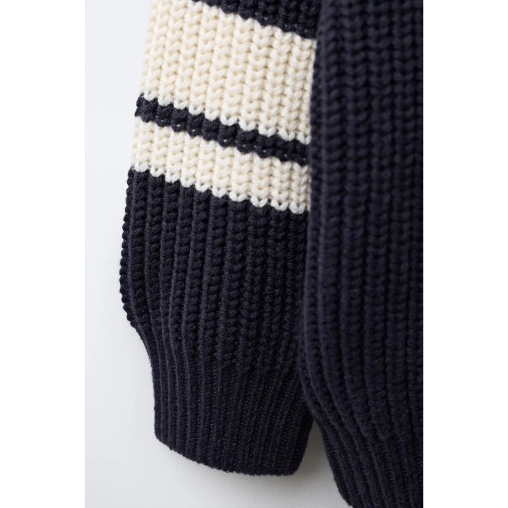 ДЖЕРСИ В СТИЛЕ «ВАРСИТИ» С НАШИВКОЙ