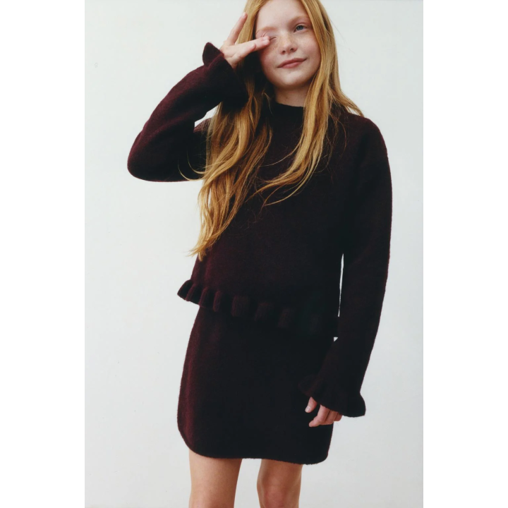 ВЯЗАНЫЙ ДЖЕРСИ С ВОЛАНАМИ