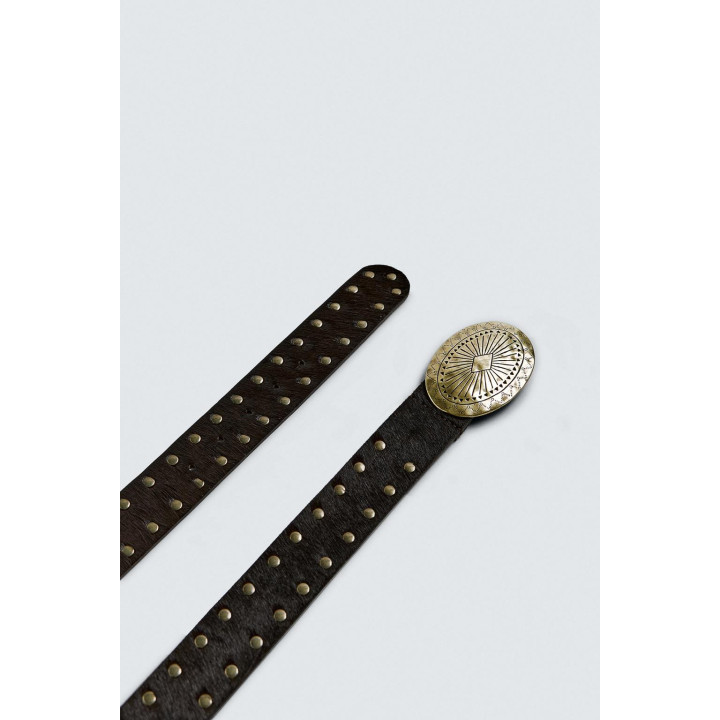 КОЖАНЫЙ РЕМЕНЬ С ЗАКЛЕПКАМИ
