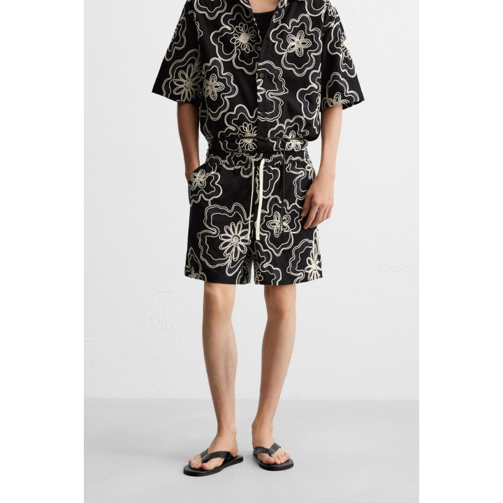 ШОРТЫ С РЕЛЬЕФНОЙ ВЫШИВКОЙ