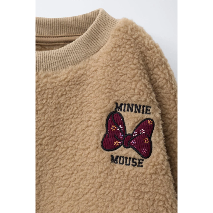 ТОЛСТОВКА ИЗ ОВЧИНЫ С ВЫШИВКОЙ MINNIE MOUSE © DISNEY