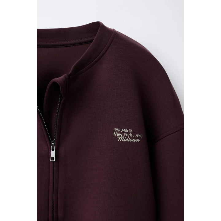 Бомбер-свитшот с выпуклым текстом и модалом