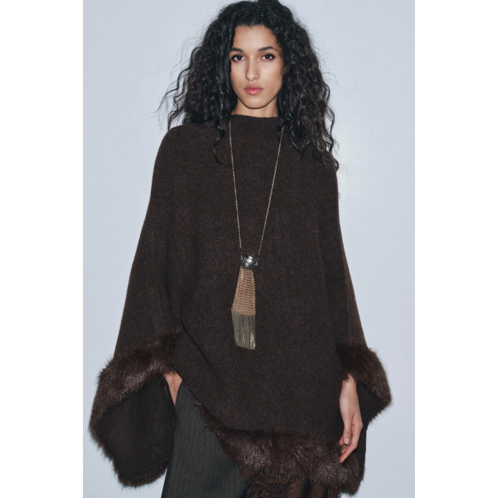 ПОНЧО-НАКИДКА ИЗ ИСКУССТВЕННОГО МЕХА