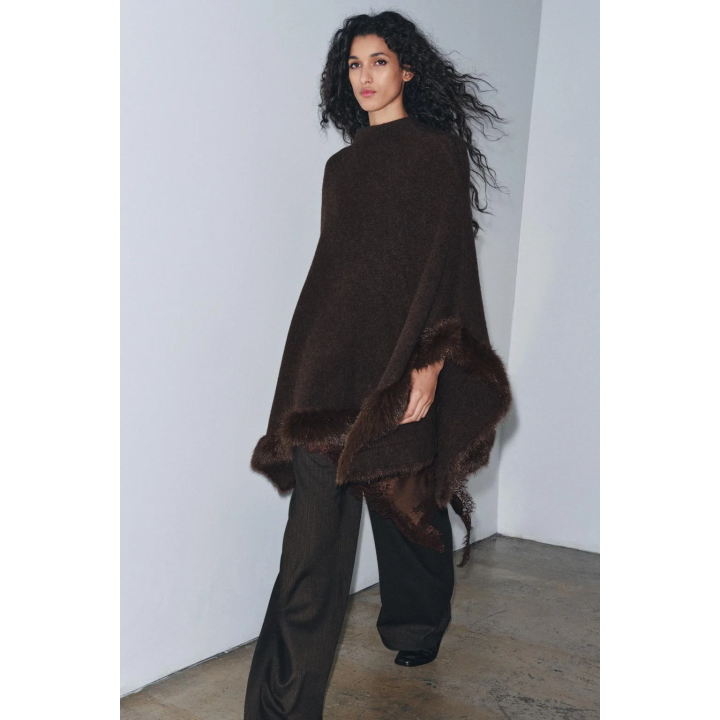 ПОНЧО-НАКИДКА ИЗ ИСКУССТВЕННОГО МЕХА