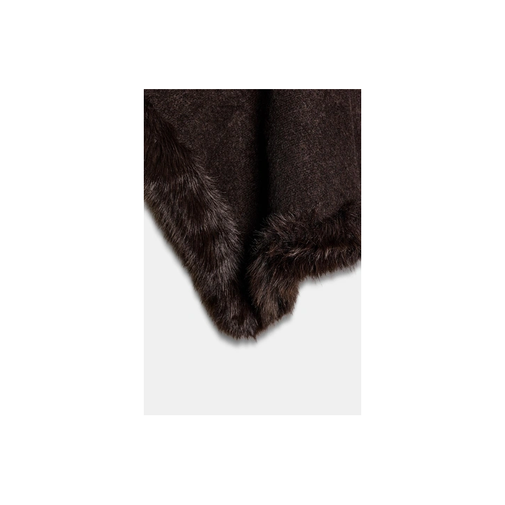 ПОНЧО-НАКИДКА ИЗ ИСКУССТВЕННОГО МЕХА