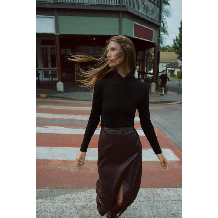 СВИТЕР ИЗ ШЕРСТИ С ВЫСОКИМ ВОРОТНИКОМ НАЗАПАХ