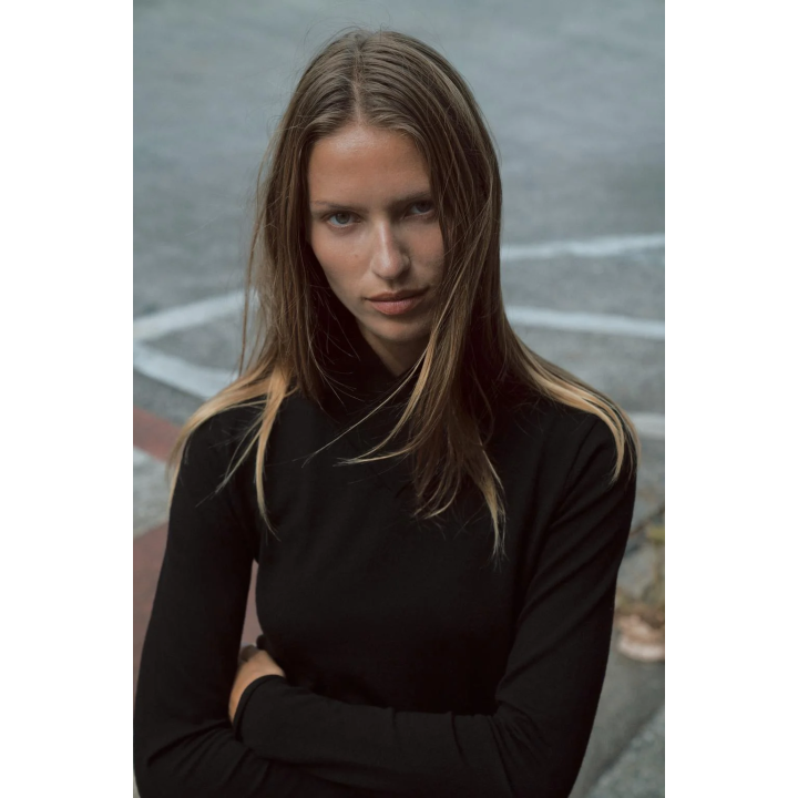 СВИТЕР ИЗ ШЕРСТИ С ВЫСОКИМ ВОРОТНИКОМ НАЗАПАХ