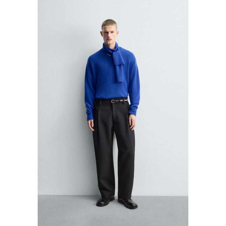 СВИТЕР ИЗ ШЕРСТИ И КАШЕМИРА С V-ОБРАЗНЫМ ВЫРЕЗОМ — LIMITED EDITION