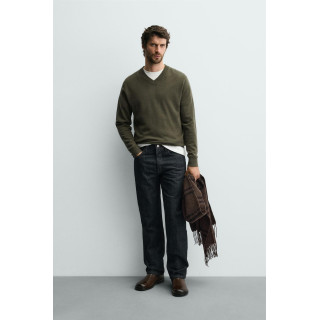 Свитер воротником v из 100% шерсти