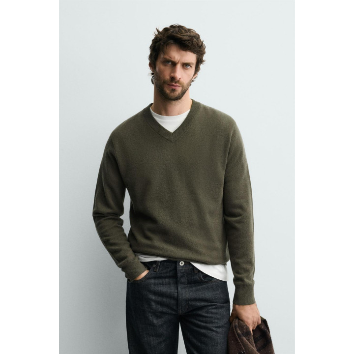 Свитер воротником v из 100% шерсти