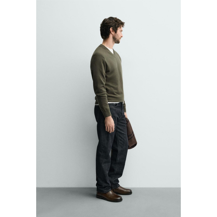 Свитер воротником v из 100% шерсти