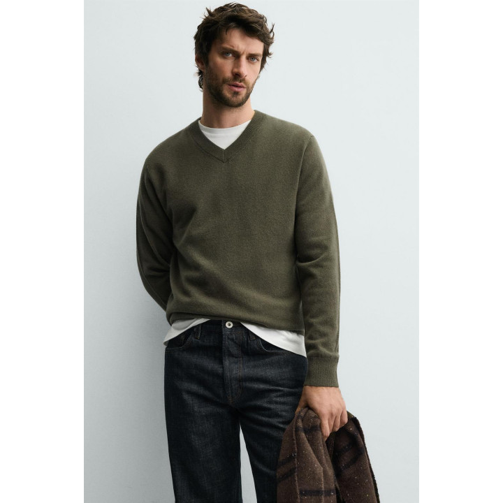 Свитер воротником v из 100% шерсти
