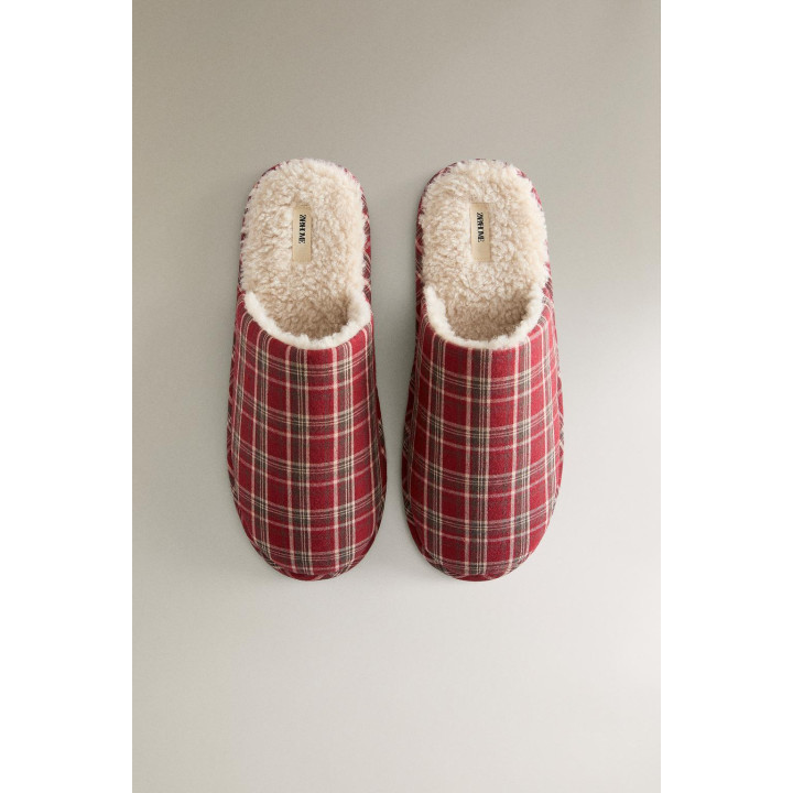 Теплые тапочки в клетку