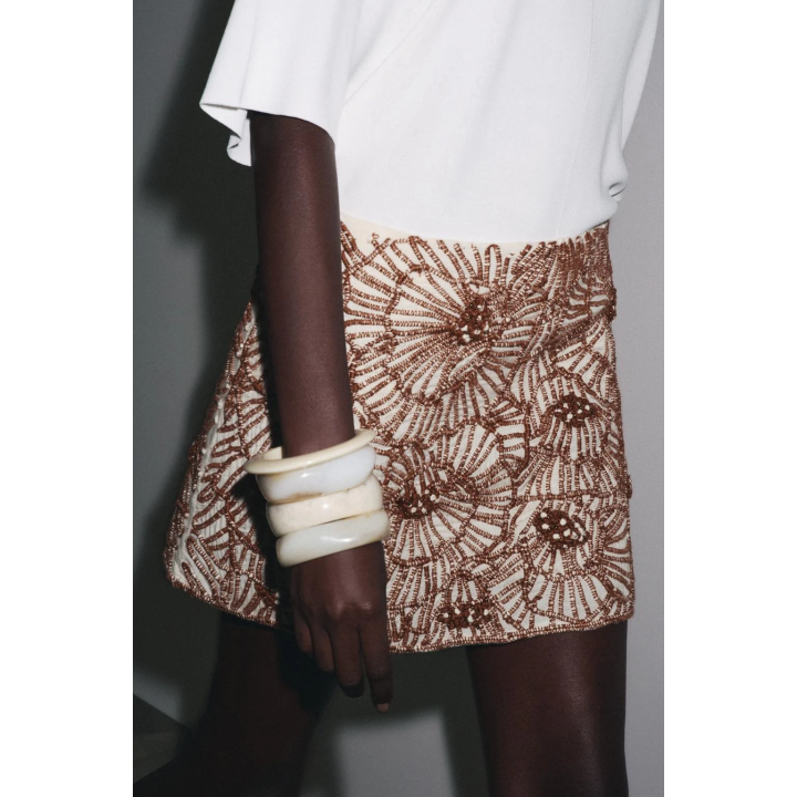 КОРОТКАЯ ЮБКА С ВЫШИВКОЙ В ВИДЕ ЦВЕТОВ — ZW COLLECTION