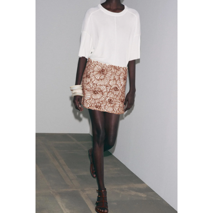 КОРОТКАЯ ЮБКА С ВЫШИВКОЙ В ВИДЕ ЦВЕТОВ — ZW COLLECTION