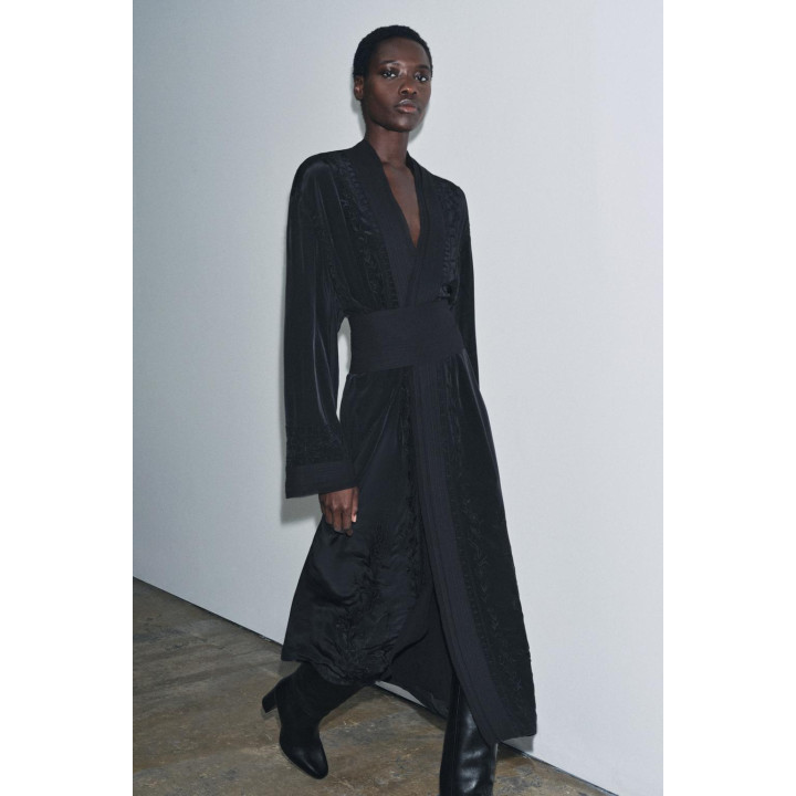 КИМОНО С ВЫШИВКОЙ И ПОЯСОМ — ZW COLLECTION LIMITED EDITION