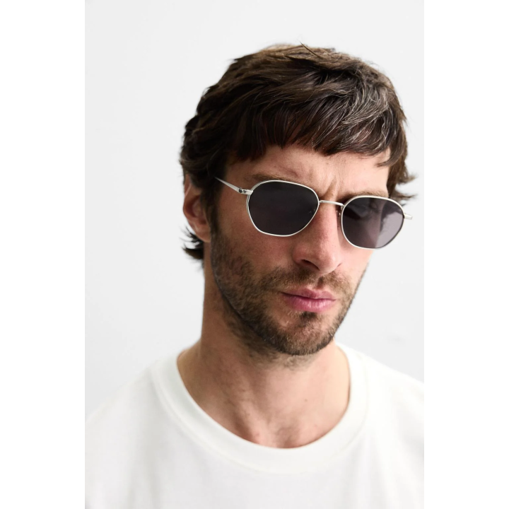 ОВАЛЬНЫЕ СОЛНЦЕЗАЩИТНЫЕ ОЧКИ