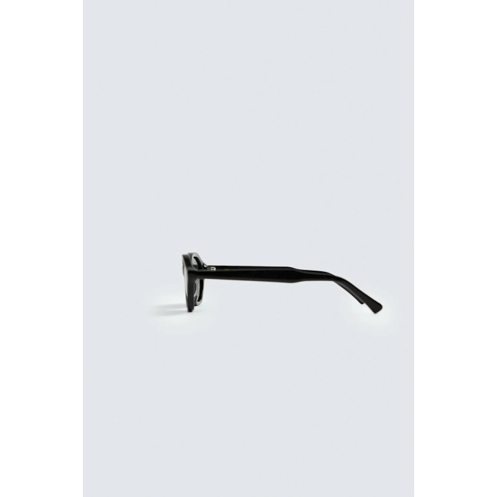 СОЛНЦЕЗАЩИТНЫЕ ОЧКИ ОВАЛЬНОЙ ФОРМЫ