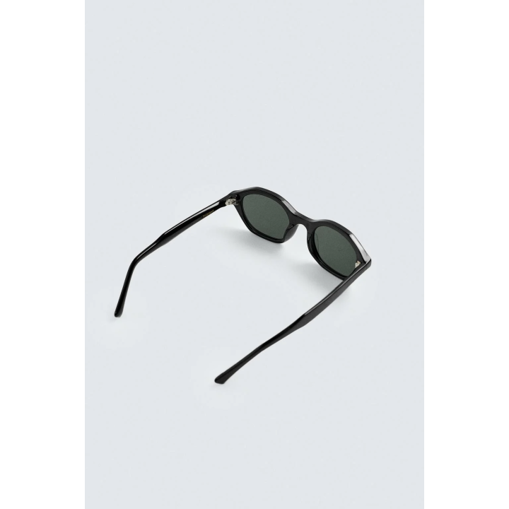 СОЛНЦЕЗАЩИТНЫЕ ОЧКИ ОВАЛЬНОЙ ФОРМЫ