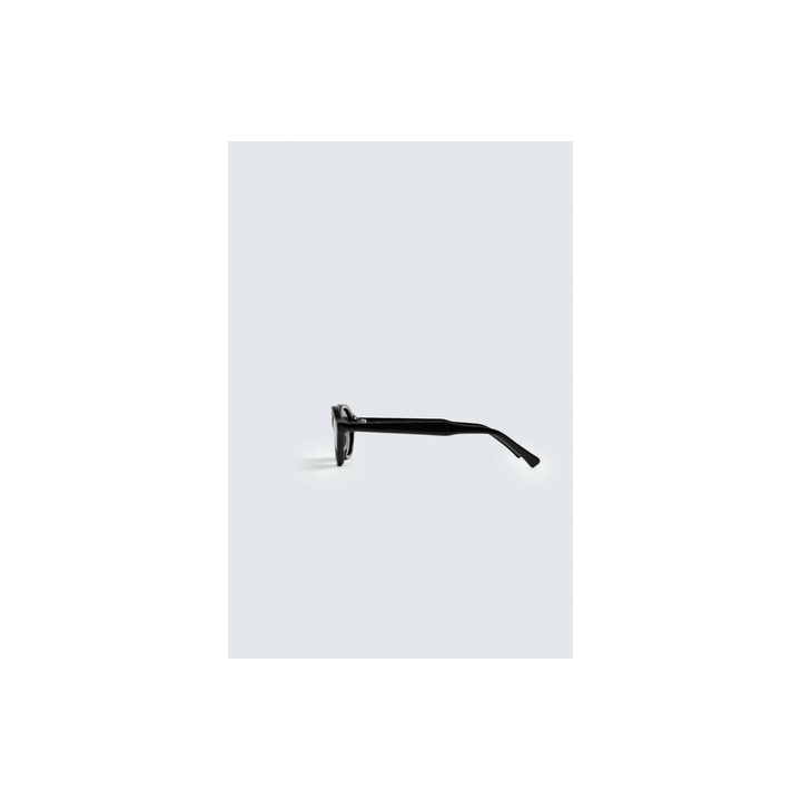 СОЛНЦЕЗАЩИТНЫЕ ОЧКИ ОВАЛЬНОЙ ФОРМЫ