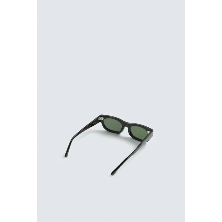 ПРЯМОУГОЛЬНЫЕ СОЛНЦЕЗАЩИТНЫЕ ОЧКИ