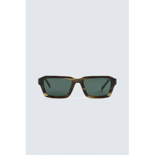 Солнцезащитные очки прямоугольной формы