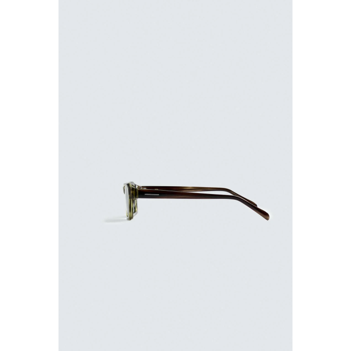 Солнцезащитные очки прямоугольной формы