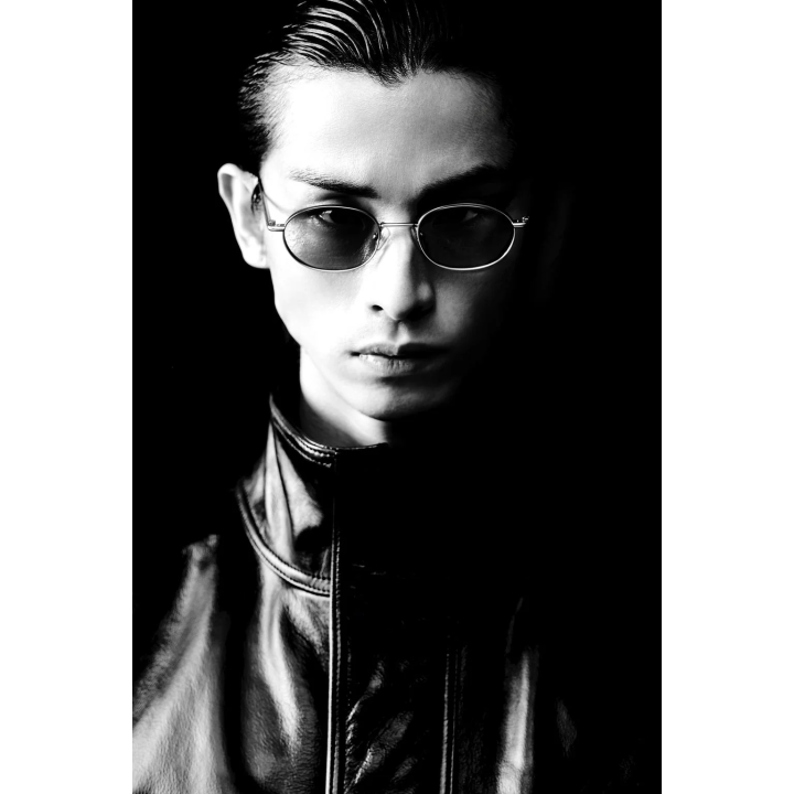 СОЛНЦЕЗАЩИТНЫЕ ОЧКИ В МЕТАЛЛИЧЕСКОЙ КРУГЛОЙ ОПРАВЕ