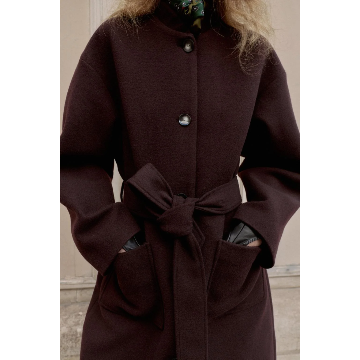 ДЛИННОЕ ПАЛЬТО С ПОЯСОМ