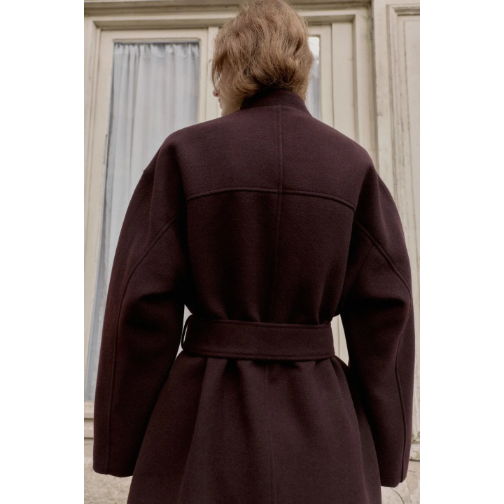 ДЛИННОЕ ПАЛЬТО С ПОЯСОМ