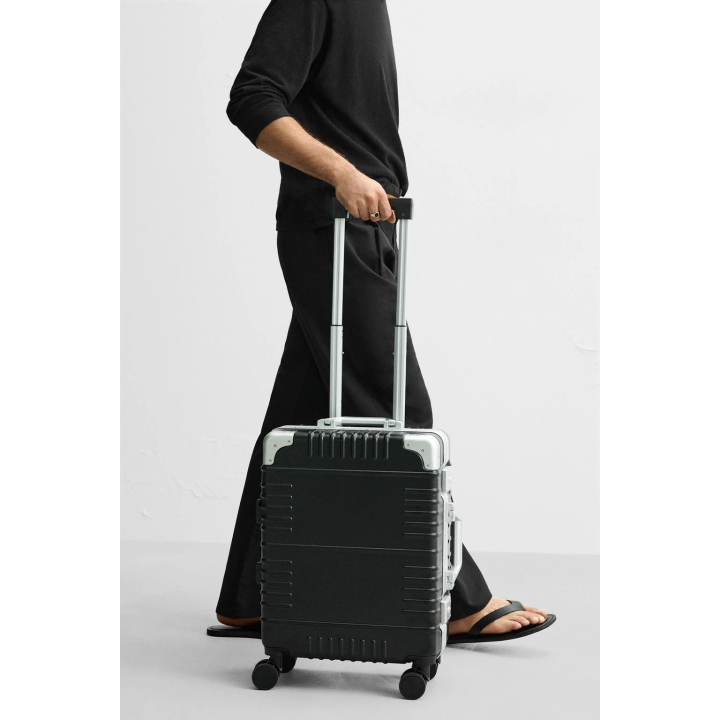 ДОРОЖНЫЙ ЧЕМОДАН