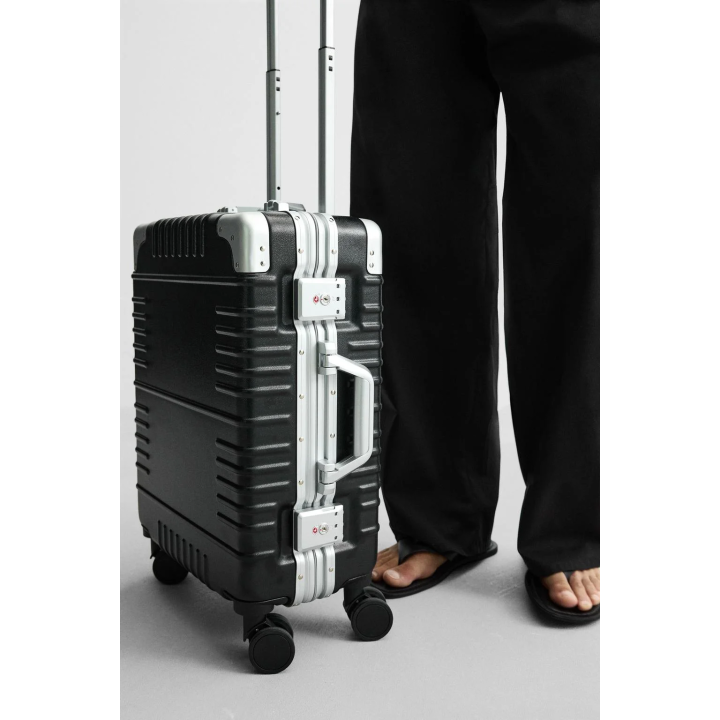 ДОРОЖНЫЙ ЧЕМОДАН