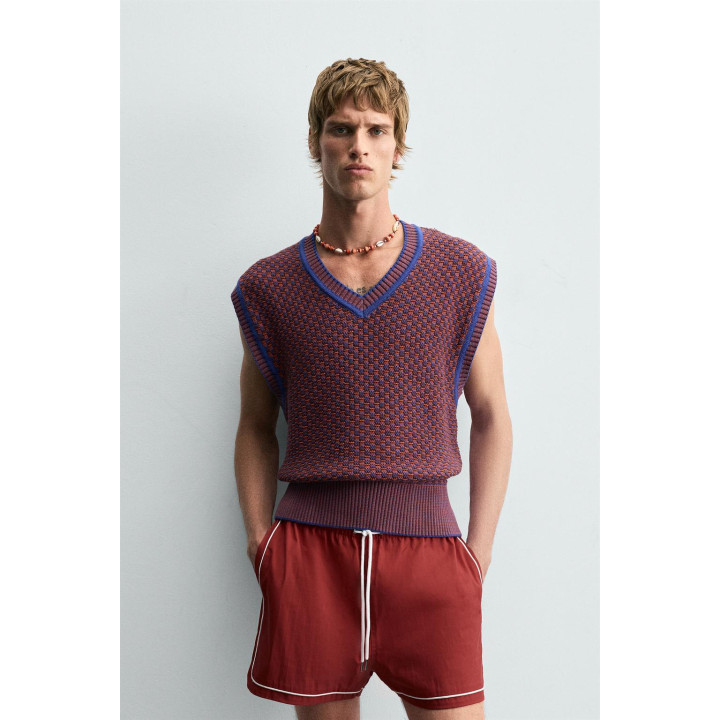 КОНТРАСТНЫЙ ТРИКОТАЖНЫЙ ЖИЛЕТ