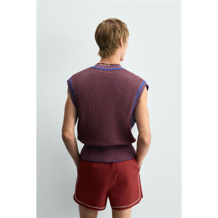 КОНТРАСТНЫЙ ТРИКОТАЖНЫЙ ЖИЛЕТ