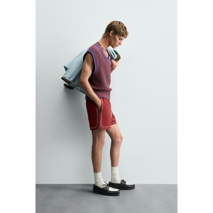 КОНТРАСТНЫЙ ТРИКОТАЖНЫЙ ЖИЛЕТ