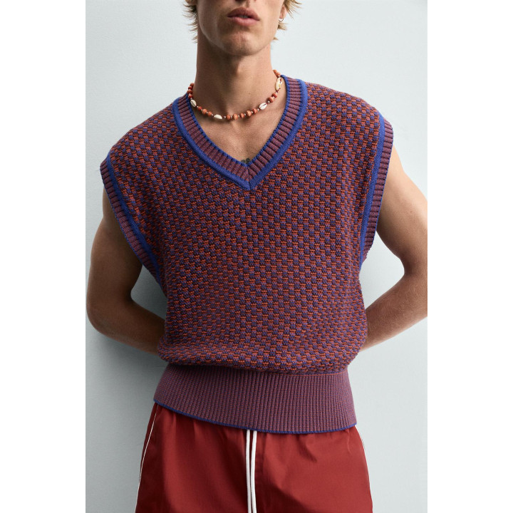 КОНТРАСТНЫЙ ТРИКОТАЖНЫЙ ЖИЛЕТ