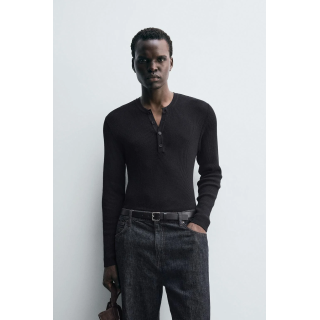 ЛЕГКИЙ СВИТЕР С ВОРОТНИКОМ НА ПУГОВИЦАХ