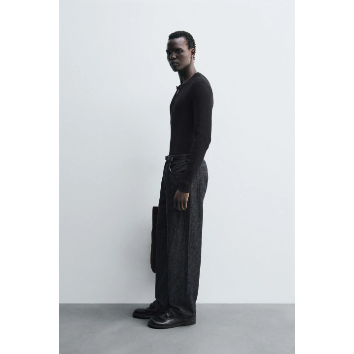 ЛЕГКИЙ СВИТЕР С ВОРОТНИКОМ НА ПУГОВИЦАХ