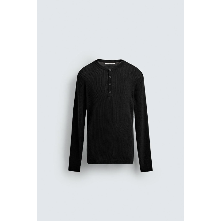 ЛЕГКИЙ СВИТЕР С ВОРОТНИКОМ НА ПУГОВИЦАХ