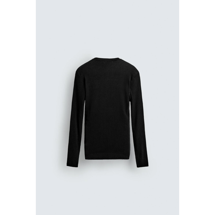 ЛЕГКИЙ СВИТЕР С ВОРОТНИКОМ НА ПУГОВИЦАХ