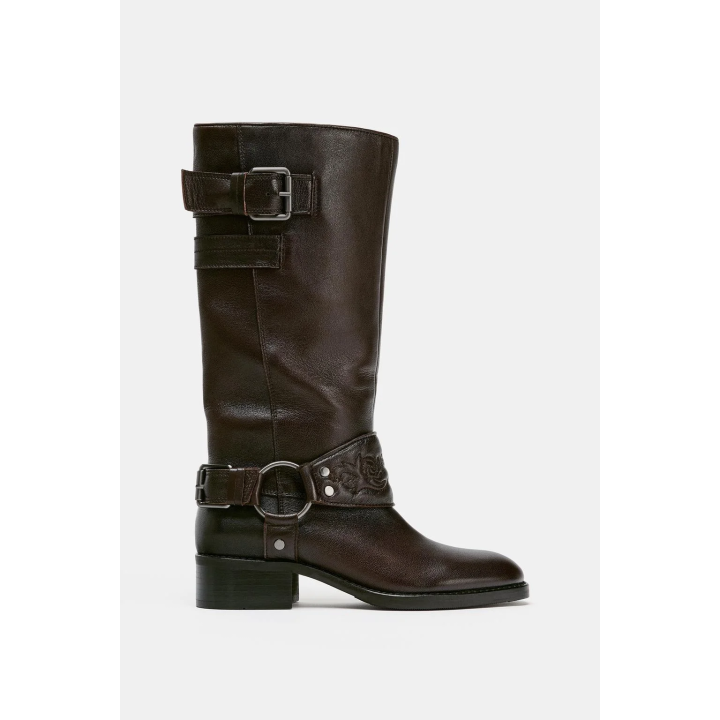 КОЖАНЫЕ САПОГИ НА ПЛОСКОЙ ПОДОШВЕ С ВЫШИВКОЙ