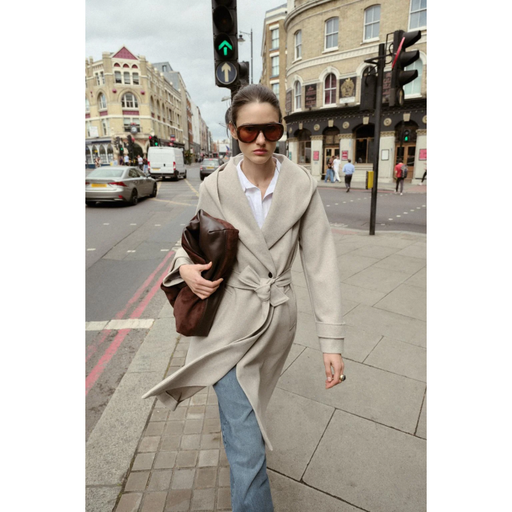 МЯГКОЕ ПАЛЬТО С КАПЮШОНОМ