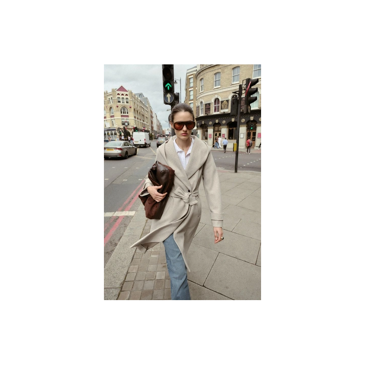 МЯГКОЕ ПАЛЬТО С КАПЮШОНОМ