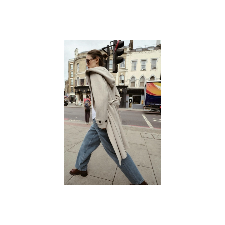 МЯГКОЕ ПАЛЬТО С КАПЮШОНОМ