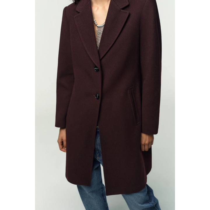 ПАЛЬТО ИЗ МЯГКОЙ ТКАНИ С ПОДПЛЕЧНИКАМИ