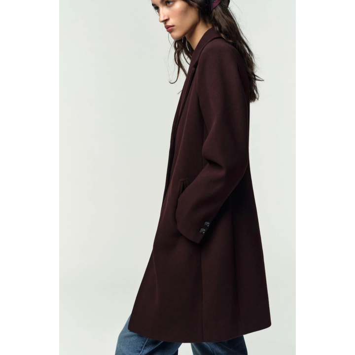 ПАЛЬТО ИЗ МЯГКОЙ ТКАНИ С ПОДПЛЕЧНИКАМИ