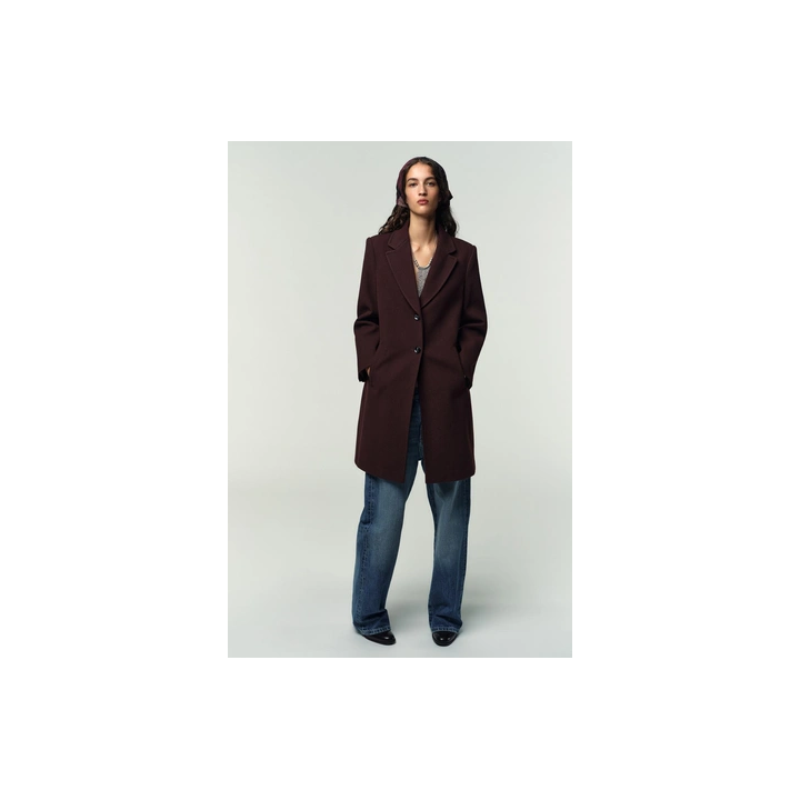 ПАЛЬТО ИЗ МЯГКОЙ ТКАНИ С ПОДПЛЕЧНИКАМИ