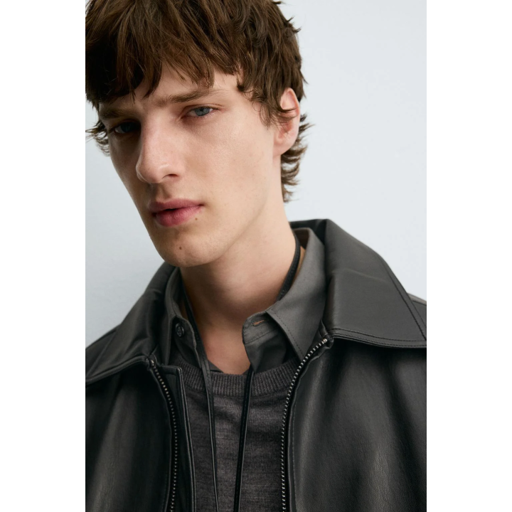 БОМБЕР ИЗ ИСКУССТВЕННОЙ КОЖИ