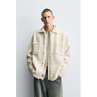 КУРТКА-РУБАШКА С ЭФФЕКТОМ ИСКУССТВЕННОЙ ОВЧИНЫ И КАРМАНАМИ